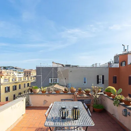 Borgo Vittorio Terrace By In Daire