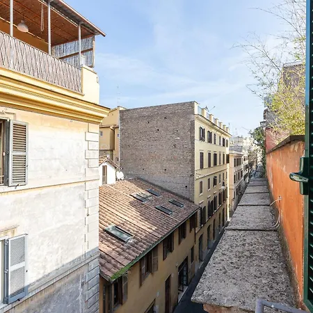 Borgo Vittorio Terrace By In *